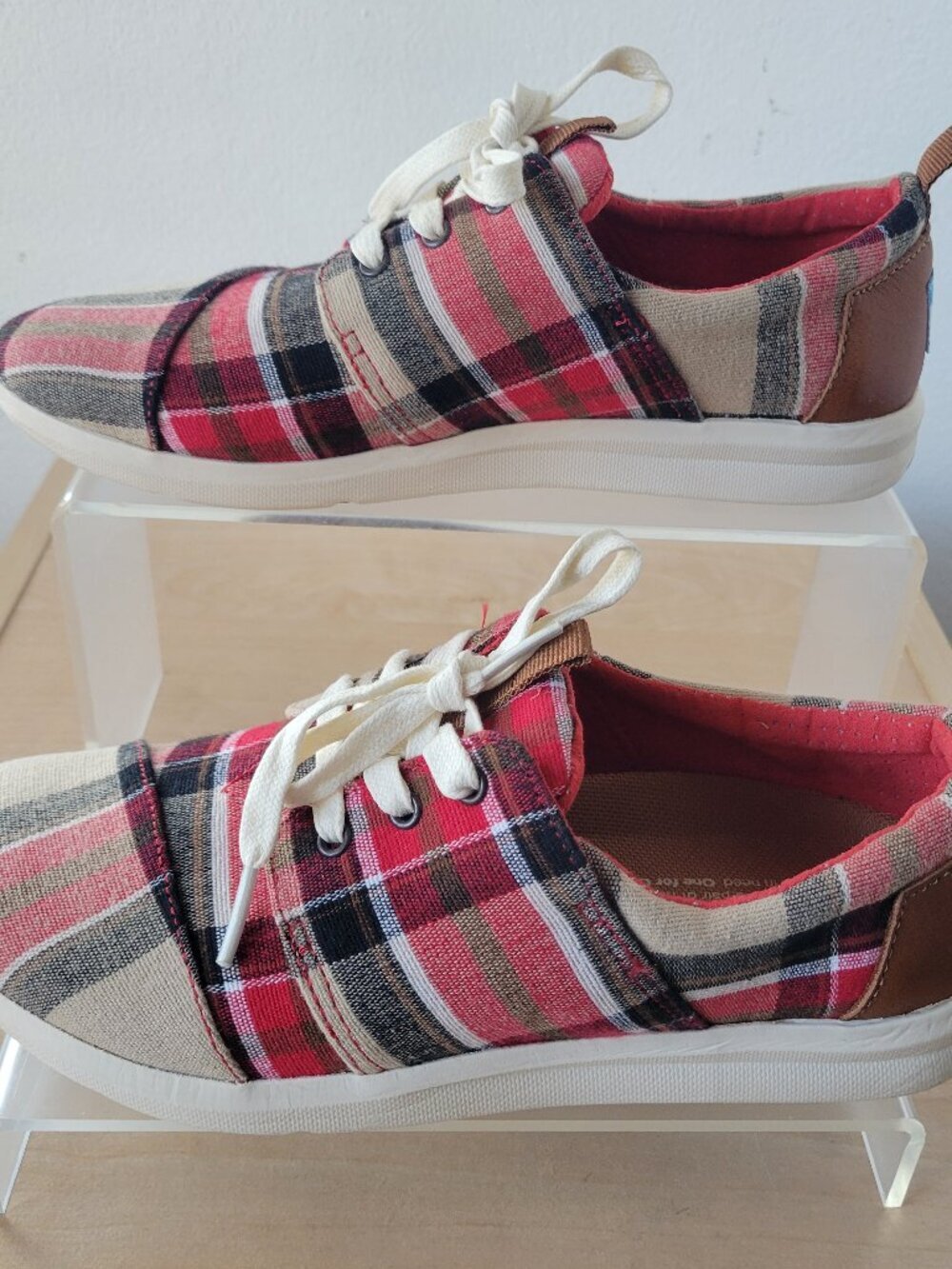 NEW Tom’s Women’s Del Ray Tartan Plaid Sneaker - Red & Brown (Size 6½)